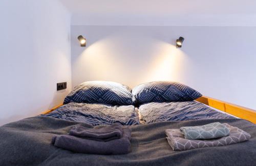 Wesoła Zachod Apartamento | Artistic&Cozy in the Old Town