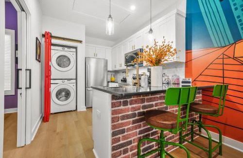 Union City Casa | Artistic Retreat 10 min to Airport & Near Downtown
