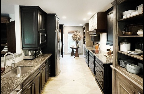 Mount Pleasant Casa | Artistic Retreat Home - The Perfect Spot in Mt. Pleasant