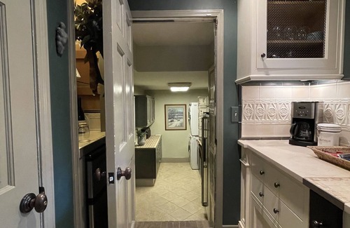 Mount Pleasant Casa | Artistic Retreat Home - The Perfect Spot in Mt. Pleasant