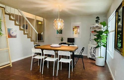 Southeastern Sacramento Casa | Artists Condo GAME ROOM Patio near UC Med Center