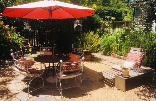 Laguna Beach Cabaña | Artistas Cottage en Walking Lane cerca de Village Beach Art Festivals.