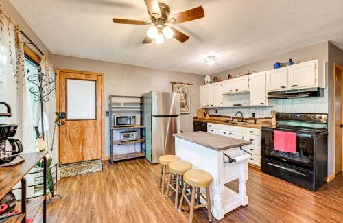 Sky Valley Casa | Artists Retreat at Sky Valley with 2-Story Deck
