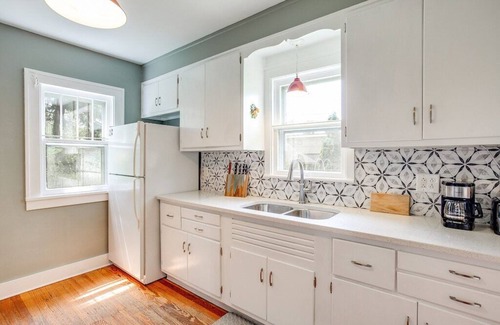 South Bend Casa | Artist’s Vintage Home 5 mins from ND Campus