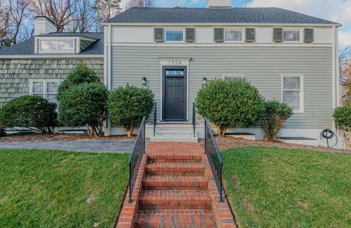 Old Irving Park Casa | Artopia Retreat and Marys Gatehouse