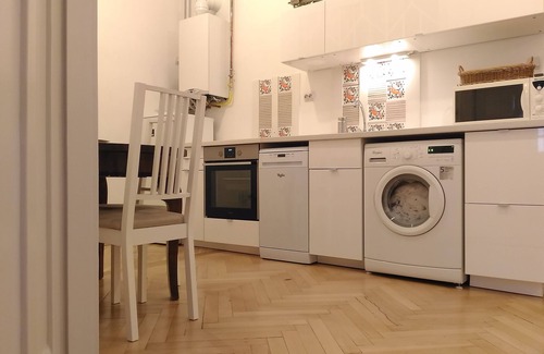 Ujlipotvaros Apartamento | ArtSu Danubio vista del río 2 dormitorios topfloor arte individual diseñado apartamento + AC