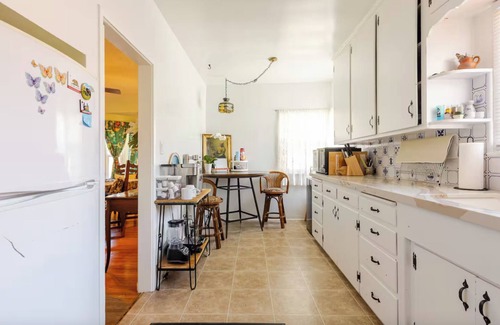 Burbank Casa | 2Br Quiet Home by Park, Shop/Restr, Airport, Train