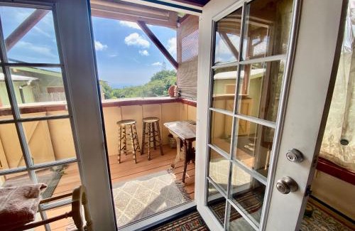 Discovery Harbour Cama Y Desayuno | Artsy Cabin on Organic Farm