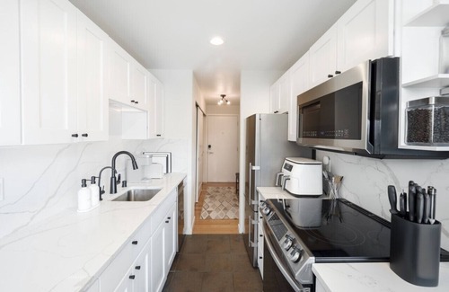 Broadway Apartamento | Artsy Capitol Hill Gem City View Workspace Parking