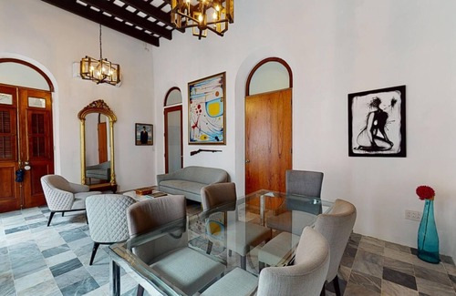 Mercado Apartamento | Artsy Colonial Apartment en el Viejo San Juan