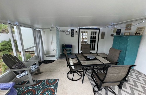 Clearwater Casa | Artsy Oasis - entire house in Clearwater with private pool
