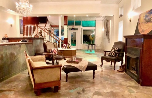 Cowan Casa | Artsy pet-friendly king room/historic railroad inn