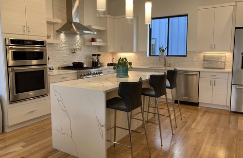Five Points Casa | Artsy Private Rm w/amazing Rooftop views in Rino