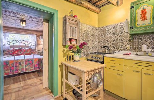 Santa Cruz Apartamento | Artsy Santa Cruz Apartment with Shared Fire Pit!