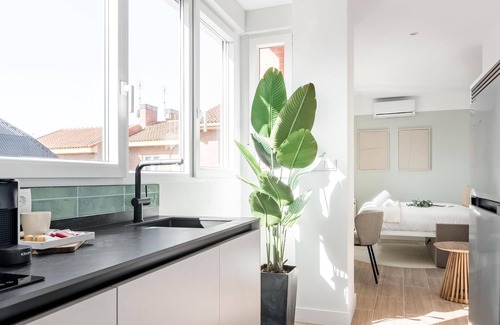Ciudad Lineal Apartamento | Arturo Soria Stays by Charming VIII - recién renovado, Parking