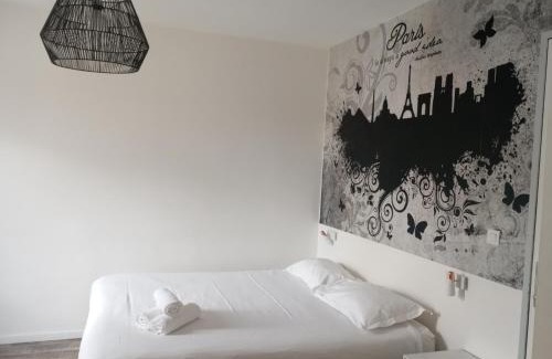 Saint-Lambert Hostal | Arty Paris Porte de Versailles by River