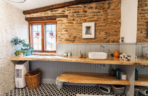 Talunga Cabaña | Arukah Cottage - 1860's 1- Bedroom Country Cottage Couples Retreat