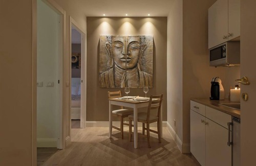 Universita Apartamento | Aruna Suites