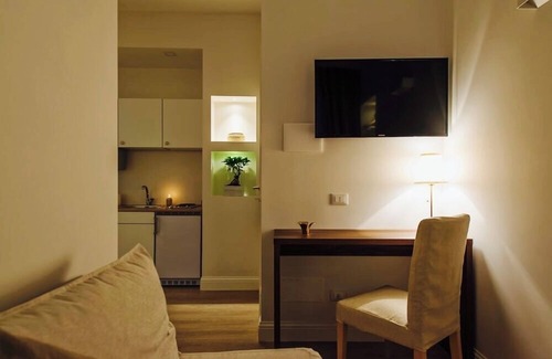 Universita Apartamento | Aruna Suites