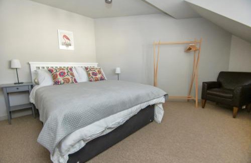 Kemptown Casa | Arundel Mews - Parking - by Brighton Holiday Lets