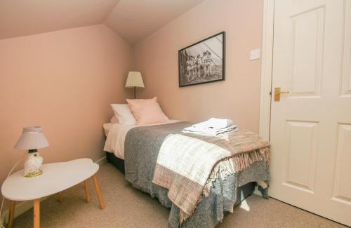 Kemptown Casa | Arundel Mews - Parking - by Brighton Holiday Lets