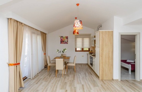 Lazi Apartamento | Arvala Apartments - Deluxe apartment with side sea view
