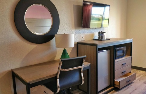 Irving Hotel | Arya Inn & Suites
