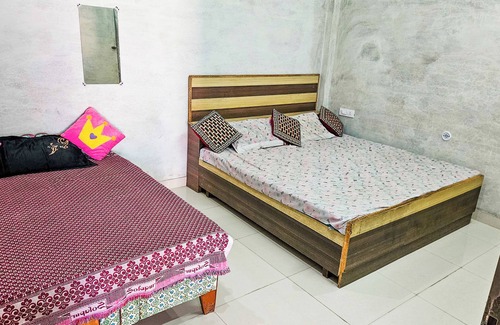 Mathura Cama Y Desayuno | Arya Sadan Homestay