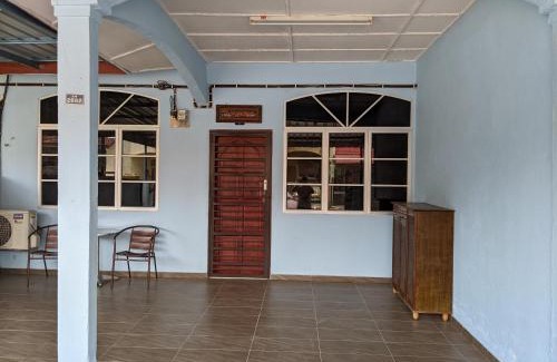 Alor Gajah Chalet De Esquí | Aryani Homestay