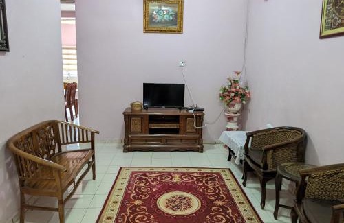 Alor Gajah Chalet De Esquí | Aryani Homestay