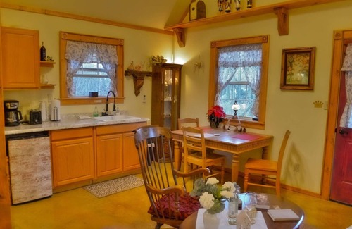 Fredericksburg Cabaña | Aschenputtel Cottage (#4)