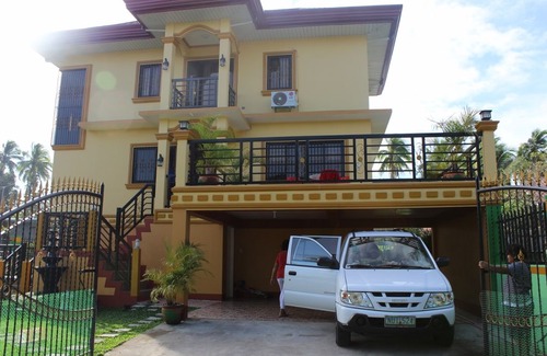 San Juan Casa | Ascher Batangas Vacaciones Dream House