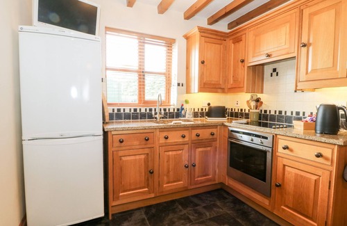 Holywell Cabaña | Ash Farm Cottage, CAERWYS