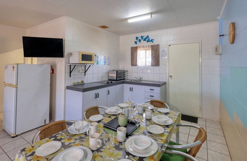Karumba Hotel | Ash's Holiday Units & Cafe
