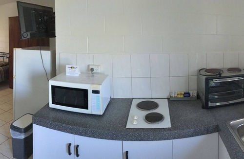 Karumba Hotel | Ash's Holiday Units & Cafe