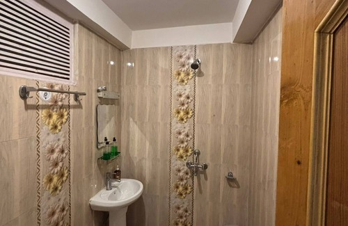 Old Manali Hotel | Asha Cottage Manali