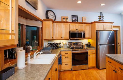 Egg Harbor Casa | Asher Manor by Simple Life Rentals