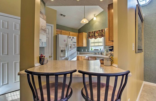 Fletcher Casa | ¡NUEVO! Asheville Area Home w / Patio-11 Mi a Biltmore