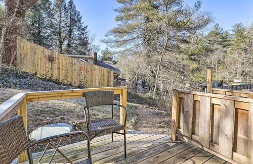 Asheville Cabaña | Asheville 'Carefree Cottage' ~ 6 Mi to Town!
