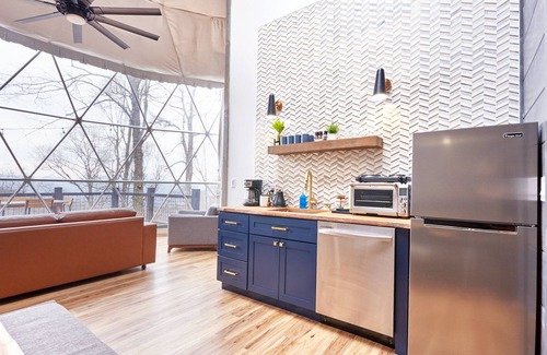 Canton Cabina | Asheville Dome Sleeps 6 + Hot Tub + Mountain View