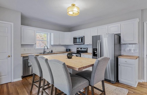 Fletcher Casa | Asheville Home close to Airport! 20 minutes to Biltmore!