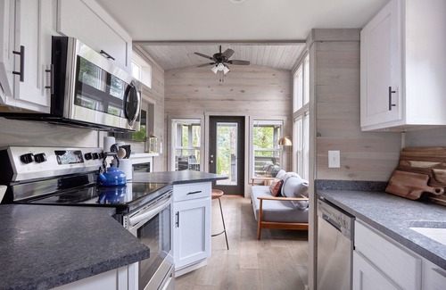 Arden Cabina | Asheville River Cabins