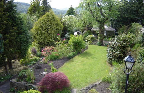Crickhowell Cabaña | casa Ashfield en Crickhowell con vistas a Usk Valley, y Brecon Beacons.