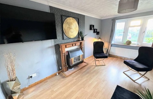 Ashford Casa | Ashford Blissful Retreat Modern 3-Bed House