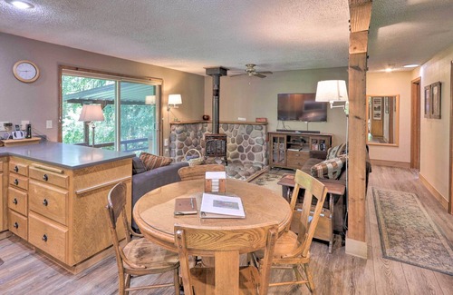 Paradise Estates Cabaña | Ashford Cabin With Hot Tub & Big Creek Views!