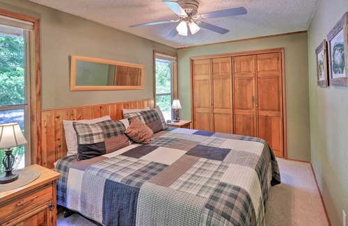 Paradise Estates Cabaña | Ashford Cabin With Hot Tub & Big Creek Views!