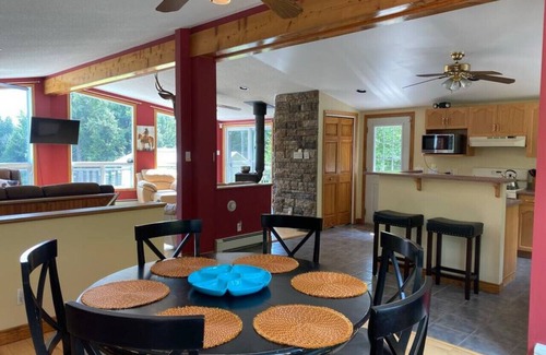 Ashland Casa | Ashland · Home Theatre, Game Room, Private Driving Range