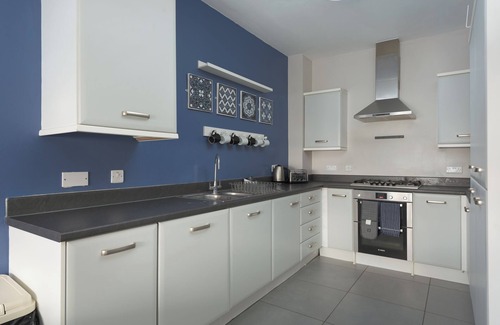 Bletchley Casa | Ashland House - close to Stadium and Shopping Centre