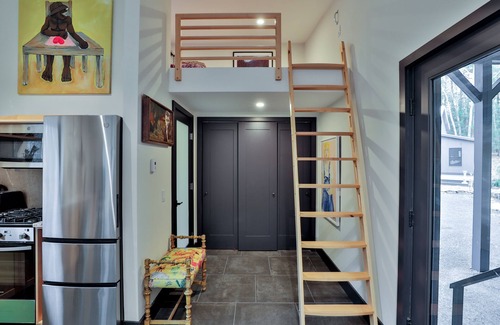 Town of Olive Apartamento | Ashokan ArtHaus, Private Hot Tub, Wags Welcome!