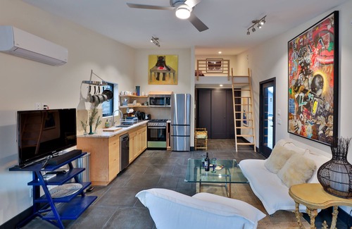 Town of Olive Apartamento | Ashokan ArtHaus, Private Hot Tub, Wags Welcome!